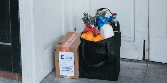 Online grocery delivery at customer's doorstep